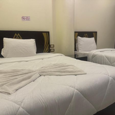 Pyramids And Sphinx Hotel Kafret el-Gabal Esterno foto