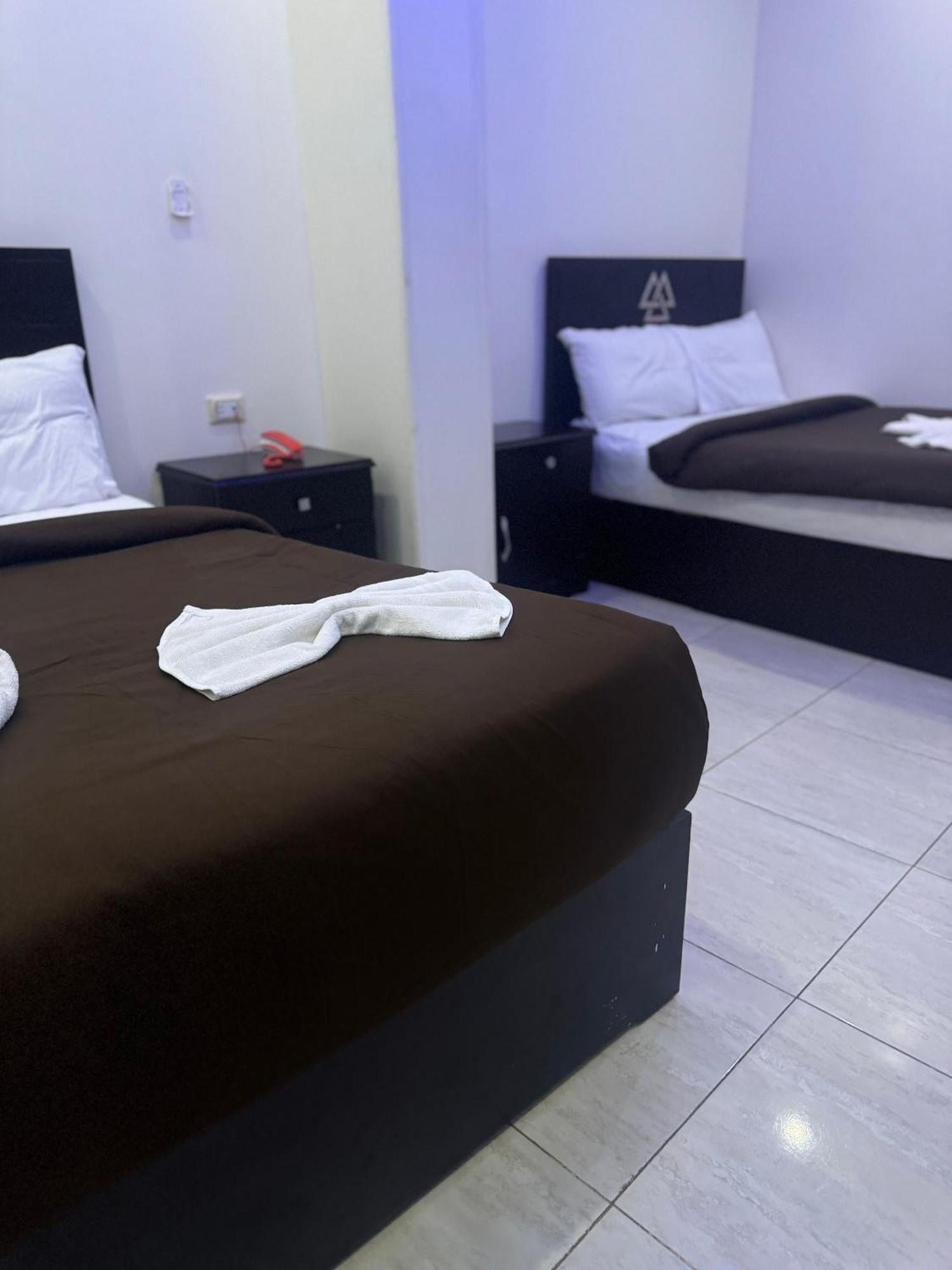 Pyramids And Sphinx Hotel Kafret el-Gabal Esterno foto