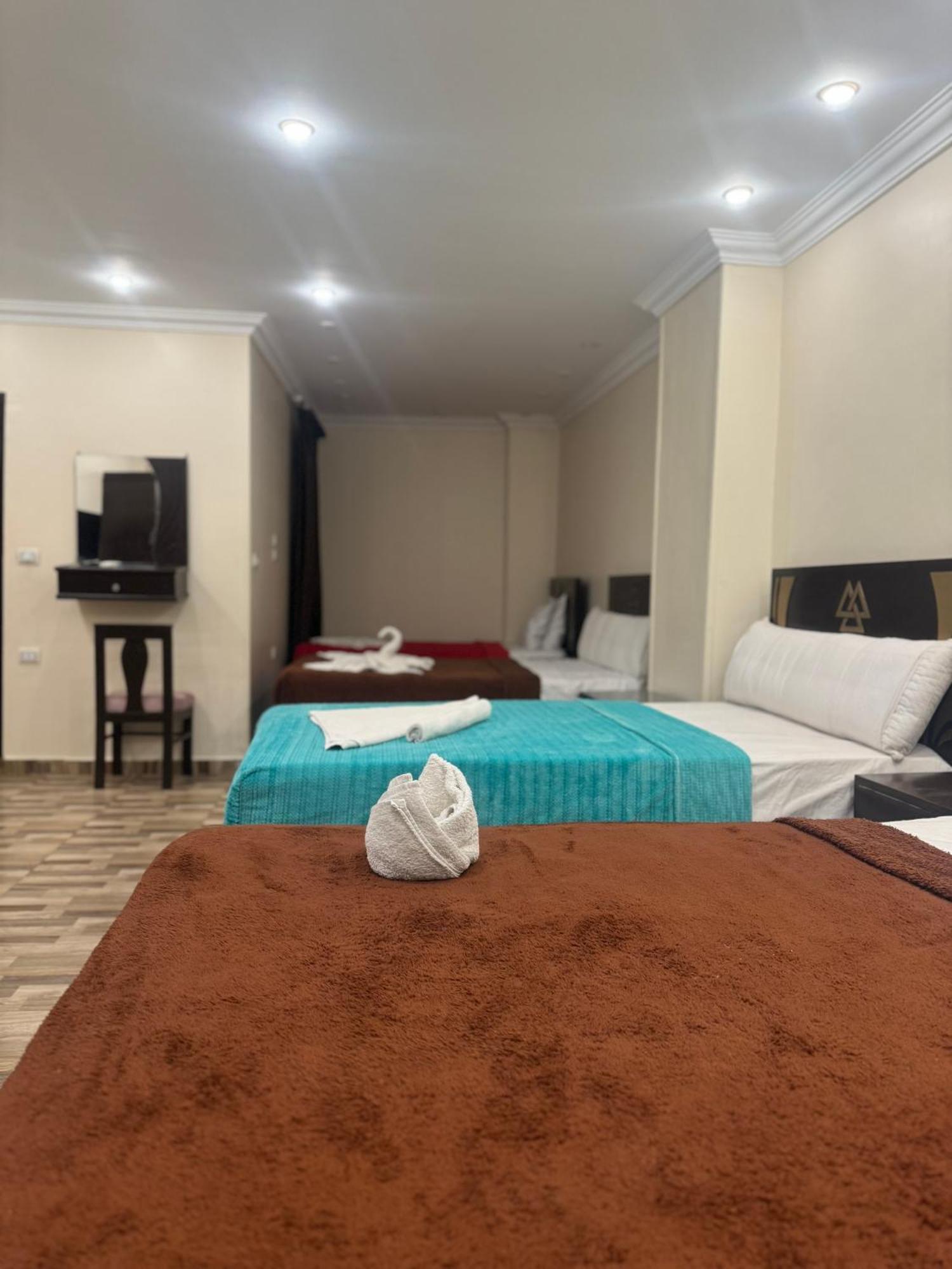 Pyramids And Sphinx Hotel Kafret el-Gabal Esterno foto
