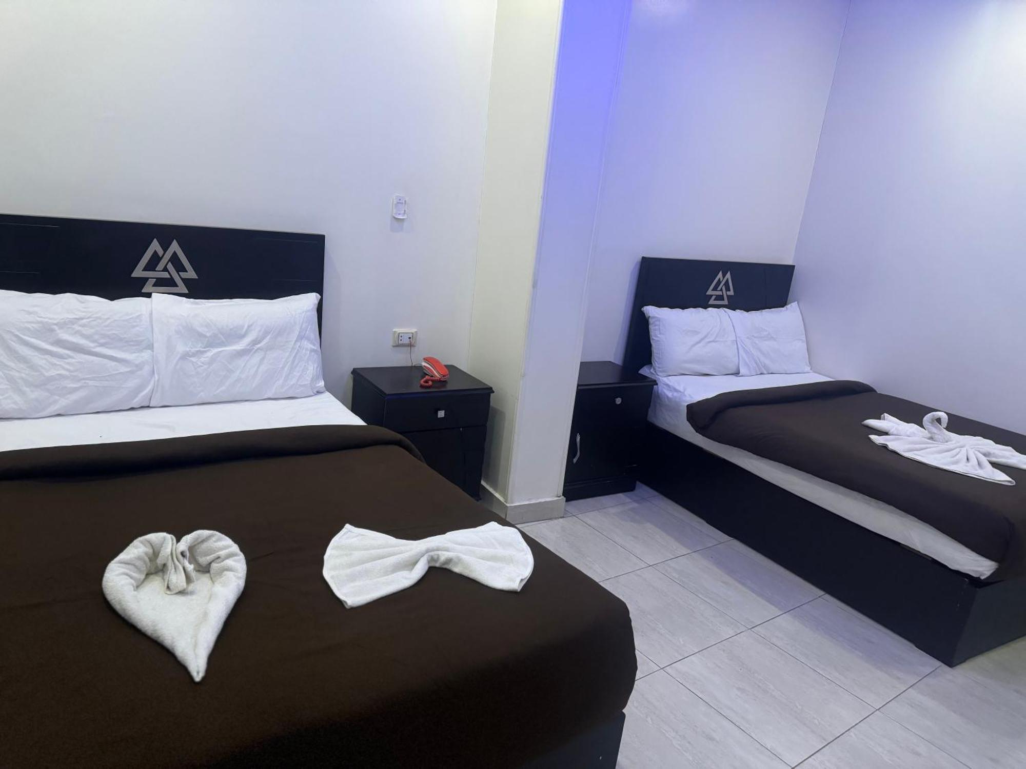 Pyramids And Sphinx Hotel Kafret el-Gabal Esterno foto