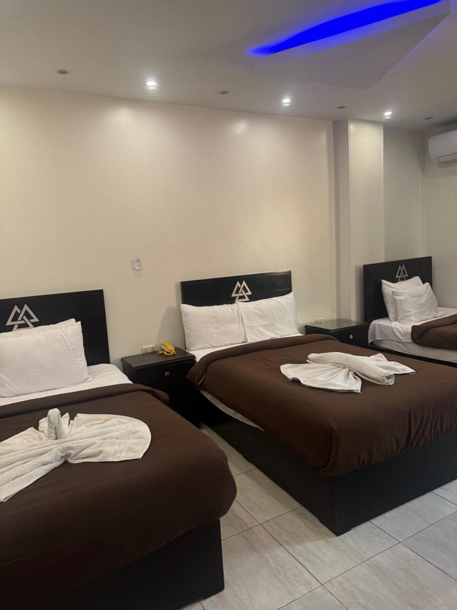 Pyramids And Sphinx Hotel Kafret el-Gabal Esterno foto