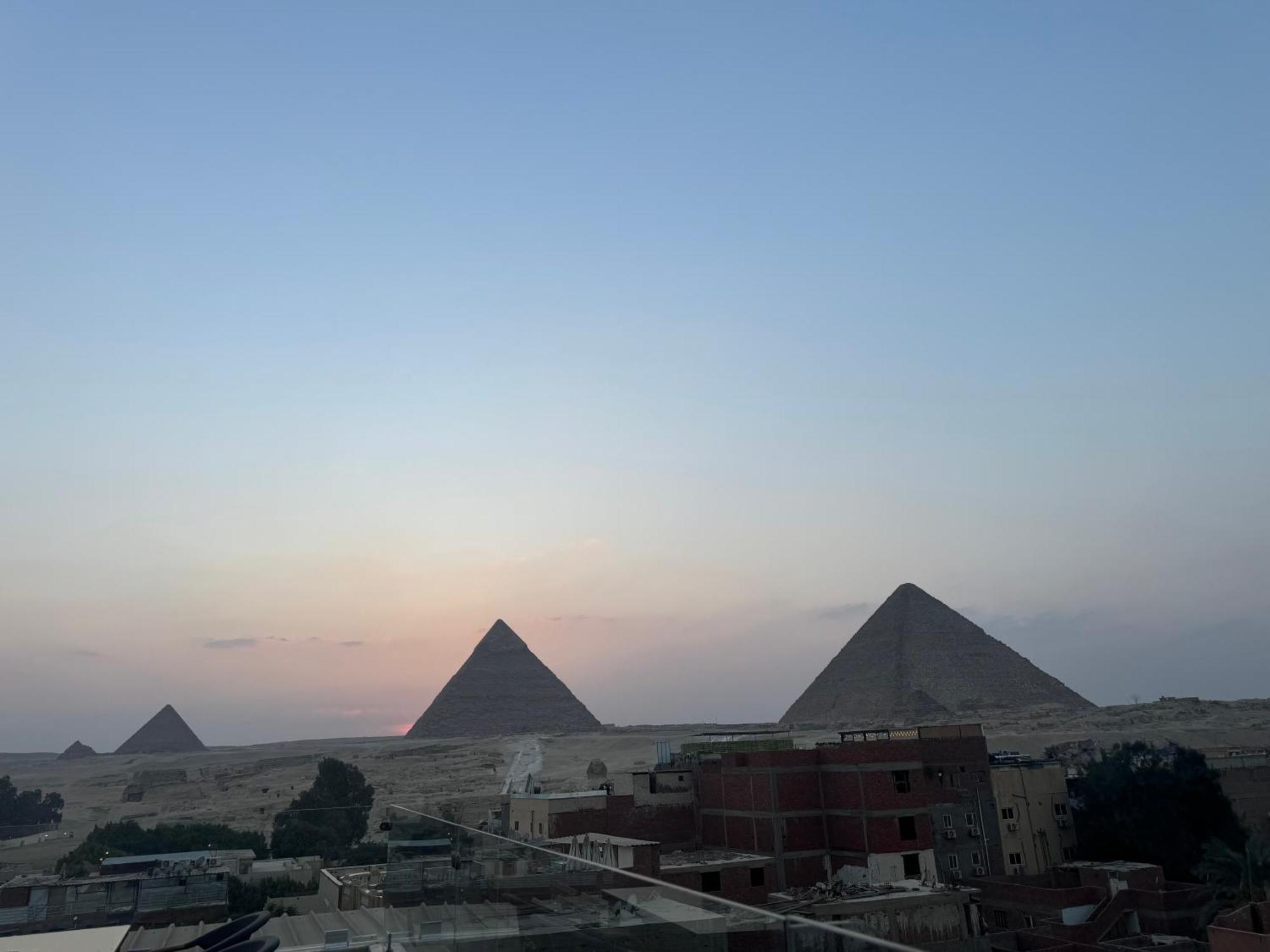 Pyramids And Sphinx Hotel Kafret el-Gabal Esterno foto