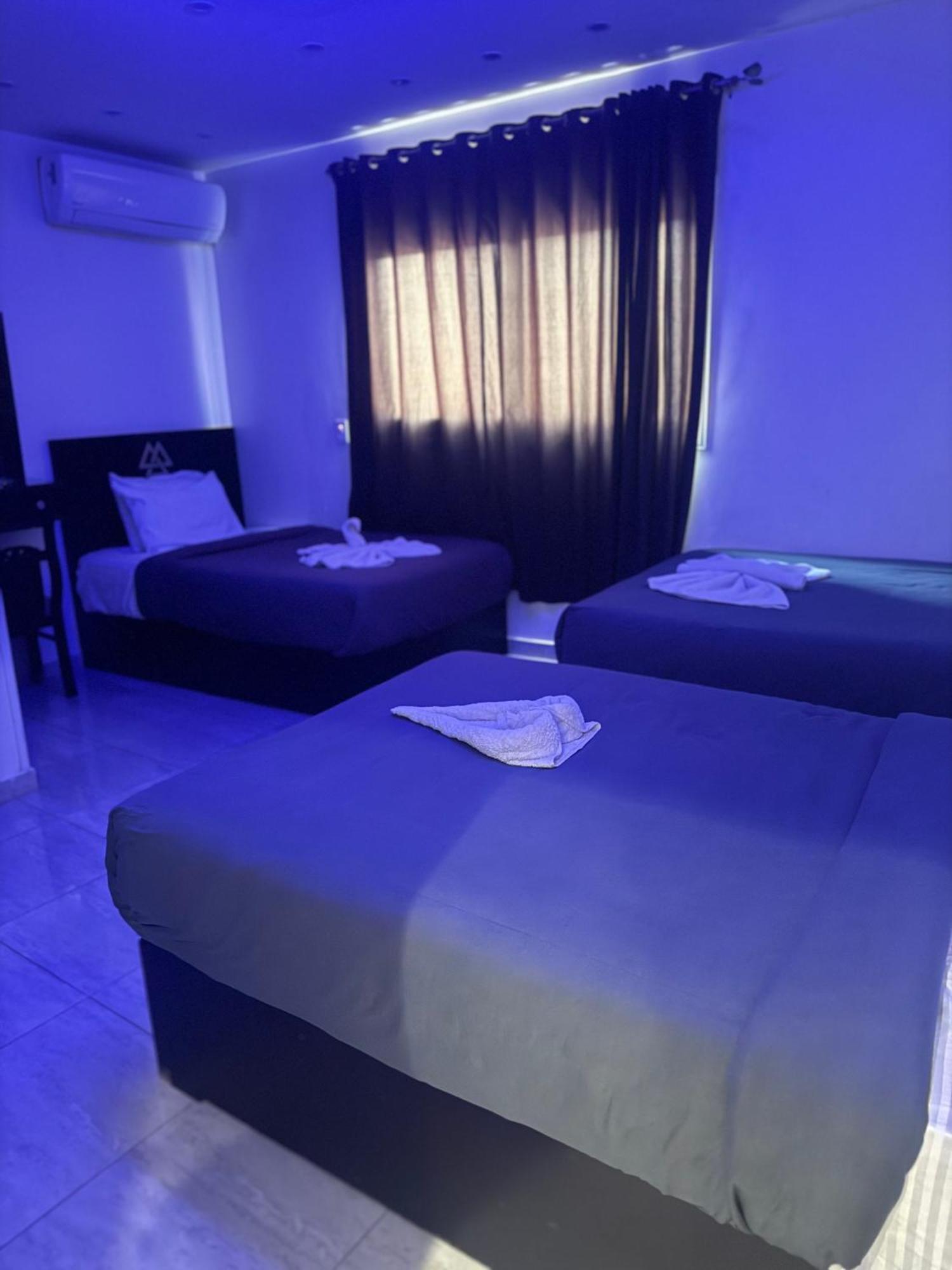 Pyramids And Sphinx Hotel Kafret el-Gabal Esterno foto