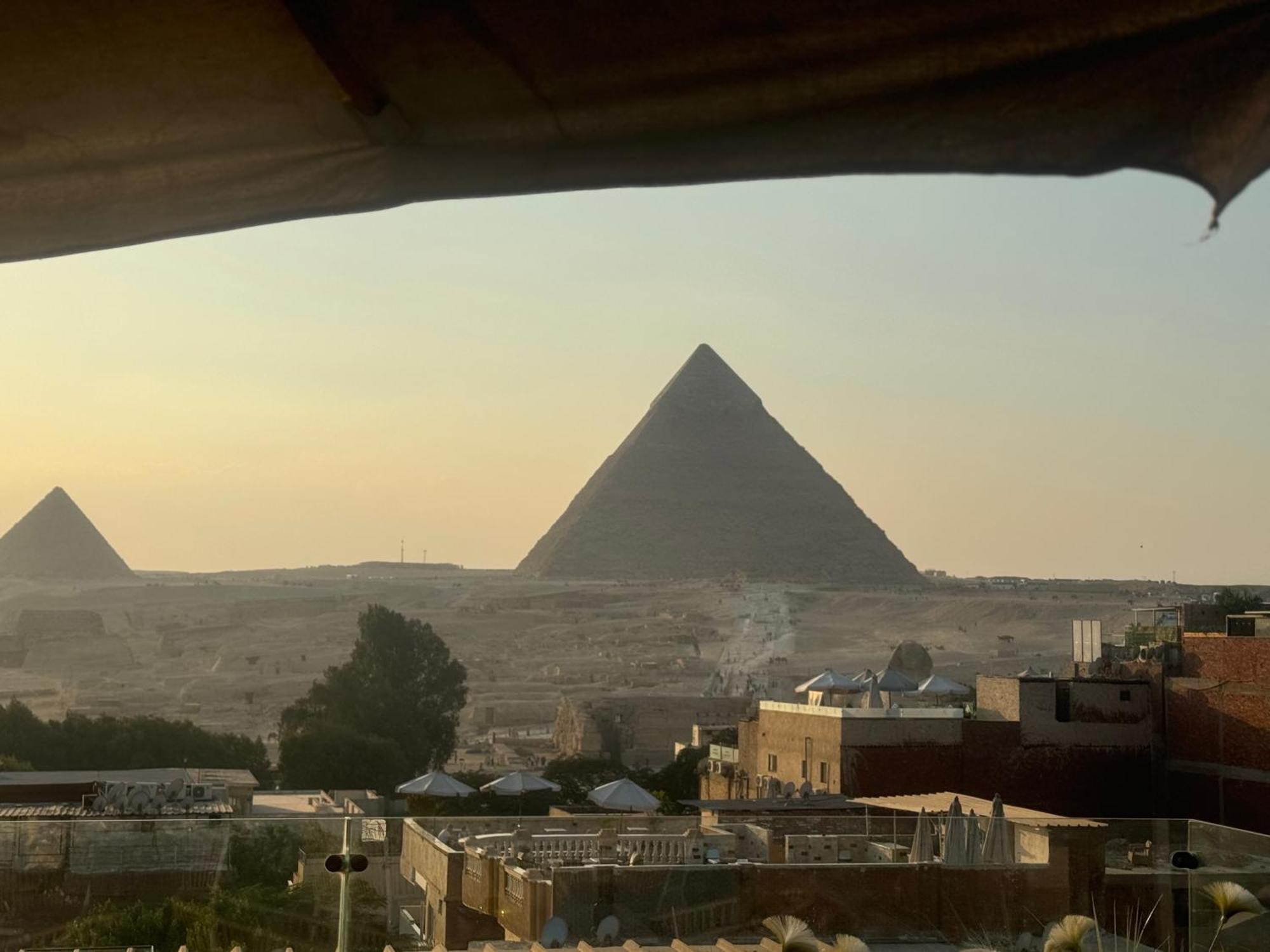 Pyramids And Sphinx Hotel Kafret el-Gabal Esterno foto
